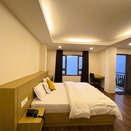 Hotel Kings Palace Гангток Экстерьер фото
